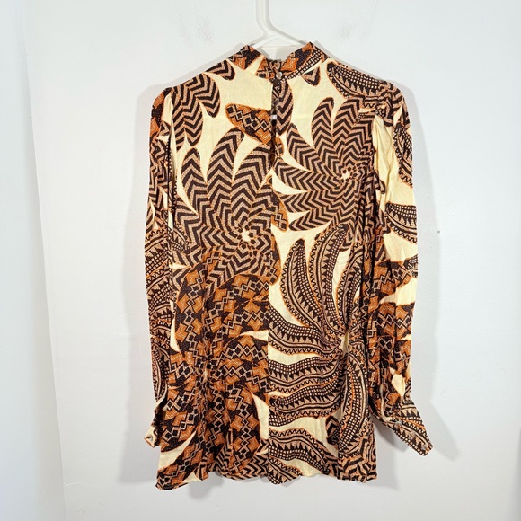 NWT Farm Rio Yawanawa Banana Long Sleeve Keyhole Back Blouse Sand XS New - Picture 2 of 15